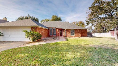 1803 Fernhaven Cir, College Station, TX, 77840-2330 | Card Image