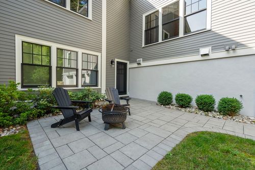 a-73 Chestnut St, Weston, MA, 02493-1504 | Card Image
