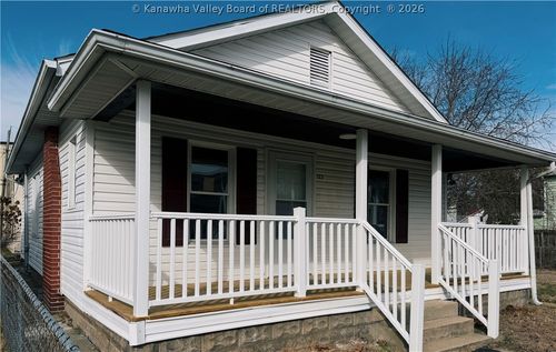 123 10th Ave, South Charleston, WV, 25303-1126 | Card Image