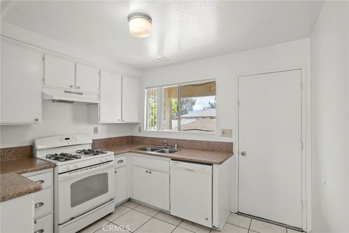 c-1218 Oxford Dr, Redlands, CA, 92374-3461 | Card Image