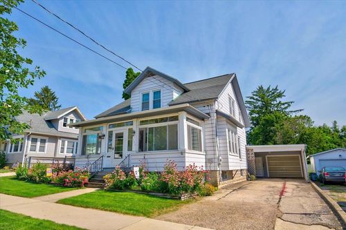 137 E School Street, Columbus, WI, 53925 | Card Image