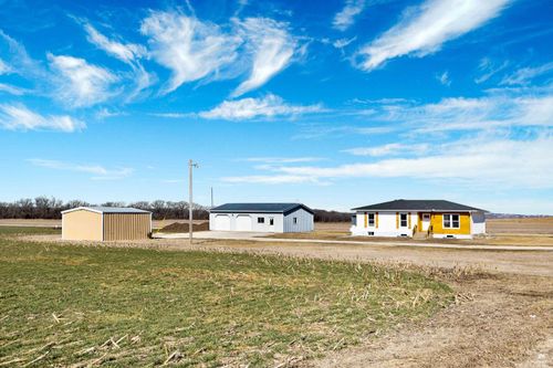 7846 E Lyons Creek Rd, Junction City, KS, 66441-7830 | Card Image