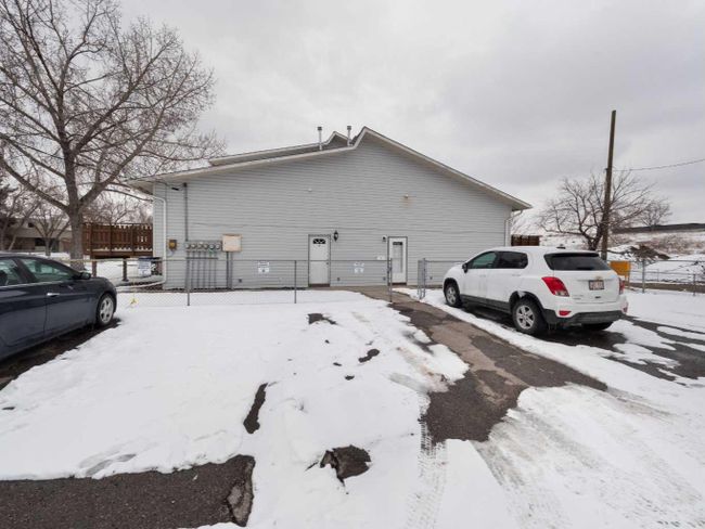A - 2737 78 Avenue Se, Home with 2 bedrooms, 1 bathrooms and 1 parking in Calgary AB | Image 7