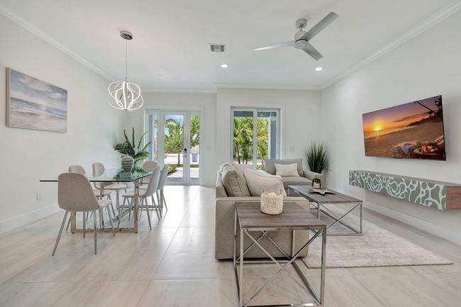 4662 Se Manatee Way, Condo with 3 bedrooms, 3 bathrooms and null parking in Stuart FL | Image 4