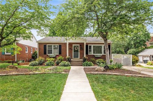 110 Mayflower Dr, Greensboro, NC, 27403-1746 | Card Image
