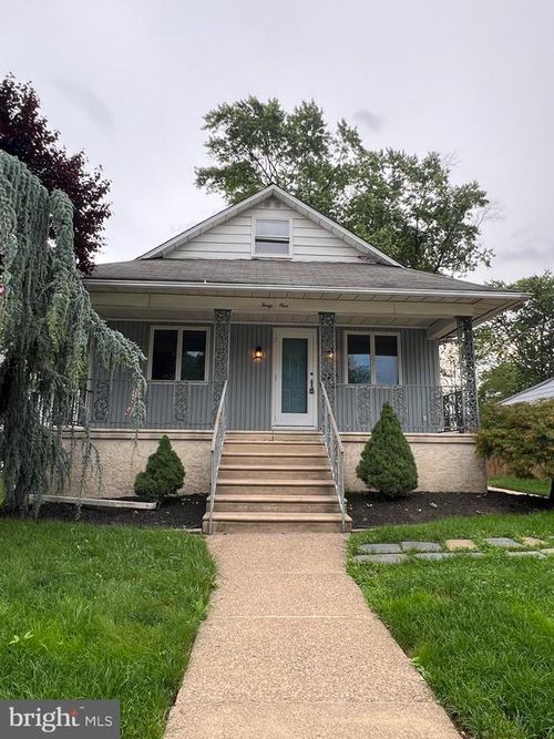 41 N Clinton Ave, MAPLE SHADE, NJ, 08052-2405 | Card Image