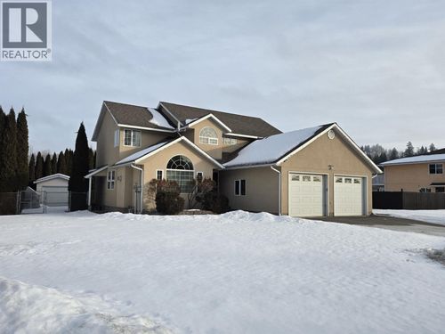 142 Lowe St, Quesnel, BC, V2J5T4 | Card Image