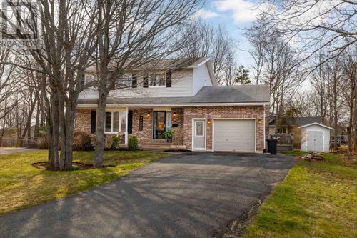 8 Macmillan Cres, Charlottetown, PE, C1A8G2 | Card Image