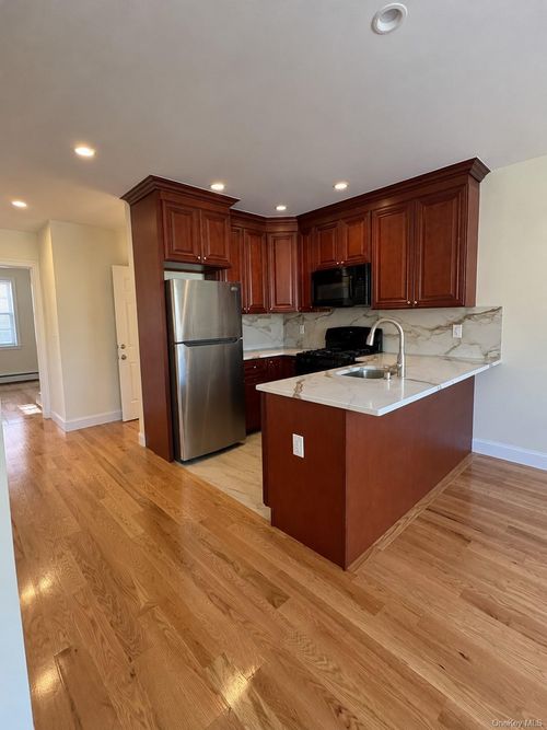 2-2368 37th Street, New York, NY, 11105 | Card Image