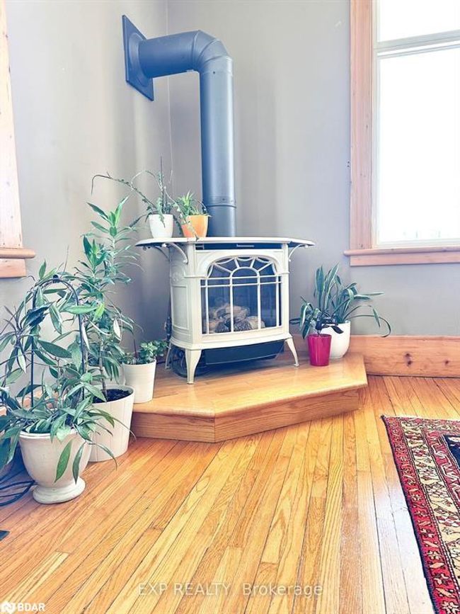 12 Elizabeth St W, House other with 4 bedrooms, 2 bathrooms and 14 parking in Creemore ON | Image 6