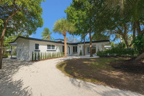 3801 Ne 16th Ter, Oakland Park, FL, 33334-5407 | Card Image