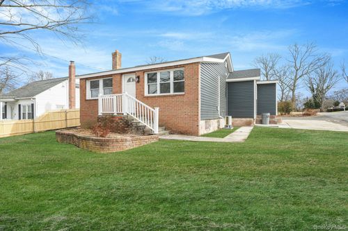 131 Belle Ave, Ronkonkoma, NY, 11779-4953 | Card Image