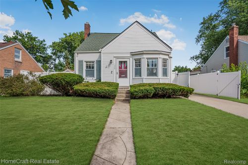 1386 W Saratoga St, Ferndale, MI, 48220-1658 | Card Image