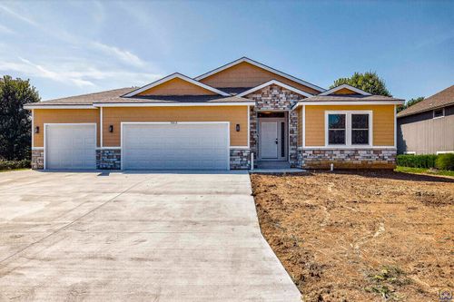 5013 Nw Derby Dr, Topeka, KS, 66618-2532 | Card Image
