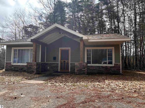 79 W Higgins Lake Drive, Roscommon, MI, 48653 | Card Image