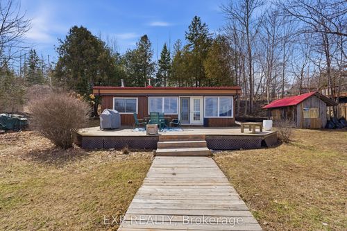 15 Neely St, Dunrobin, ON, K0A1T0 | Card Image