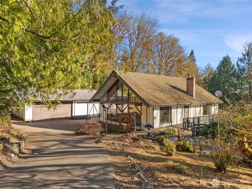 1511 Dickinson Ave, Shelton, WA, 98584-1623 | Card Image