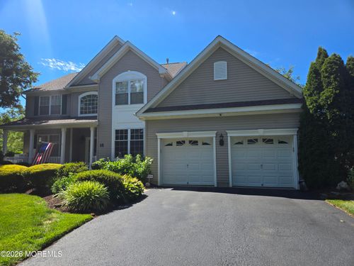 18 Lockewood Ln, EAST WINDSOR, NJ, 08520-2826 | Card Image