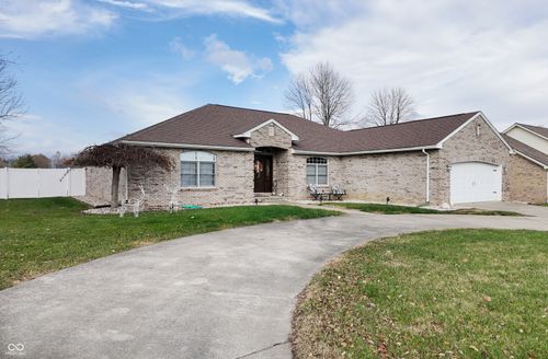 62 Bittersweet Ct, Seymour, IN, 47274-8499 | Card Image