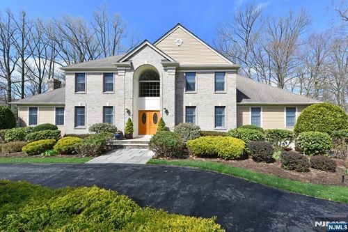 34 Walsh Dr, Mahwah, NJ, 07430-2565 | Card Image