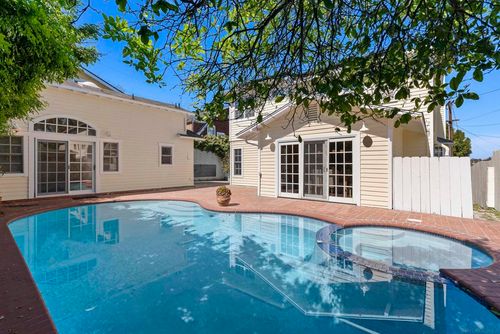 921 Court Way, San Diego, CA, 92103-1313 | Card Image