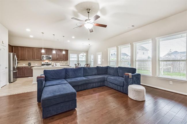 2012 Post Oak Ct, House other with 4 bedrooms, 2 bathrooms and 3 parking in Pearland TX | Image 6