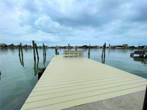 17045 Dolphin Dr, NORTH REDINGTON BEACH, FL, 33708-1316 | Card Image