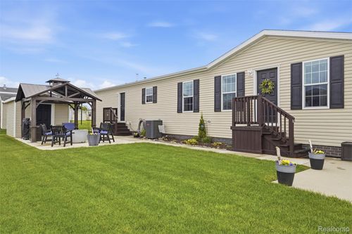 11197 Dogwood Ct, South Lyon, MI, 48178-6617 | Card Image