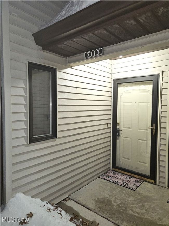 View of property entrance | Image 24