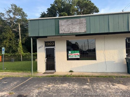 1503 Hope Mills Rd, Fayetteville, NC, 28304-4220 | Card Image