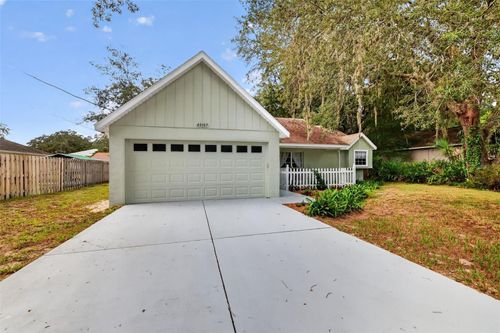 40107 Oakridge Dr, LADY LAKE, FL, 32159-5845 | Card Image