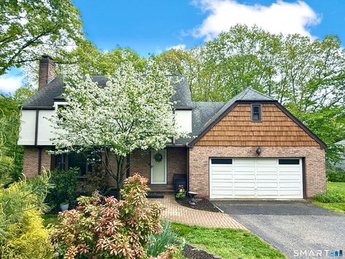 24 Centerview Dr, Shelton, CT, 06484-2626 | Card Image