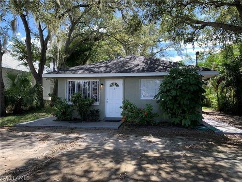2748 Orange St, FORT MYERS, FL, 33916-2601 | Card Image