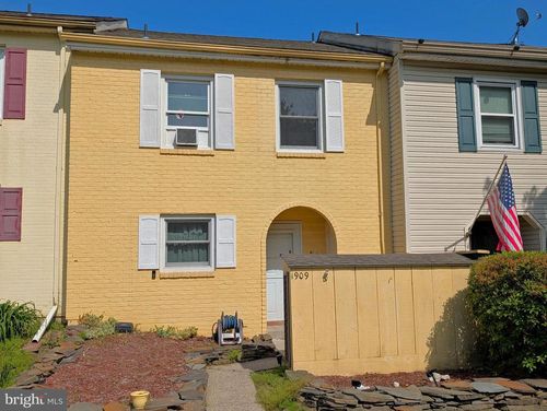 1909 Cricklewood Cv, FOGELSVILLE, PA, 18051-1509 | Card Image