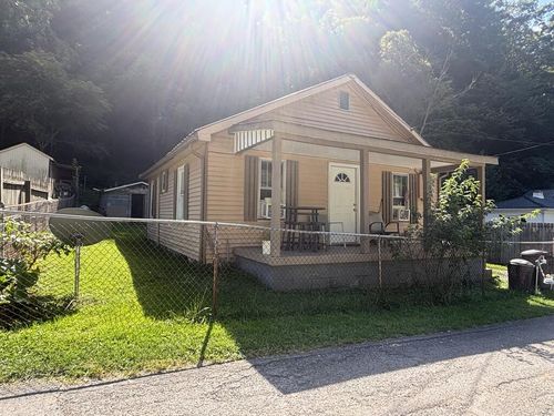 1058 Magic Road, Vansant, VA, 24656 | Card Image