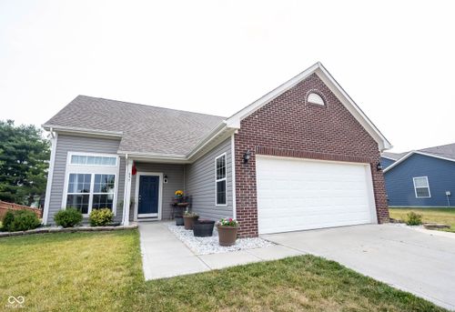 895 Geronimo Dr, Greenfield, IN, 46140-5537 | Card Image