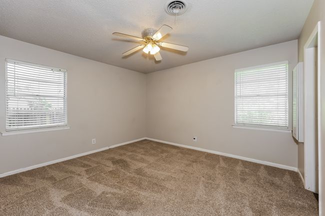 613 E University Ave, House other with 3 bedrooms, 2 bathrooms and null parking in Waxahachie TX | Image 9