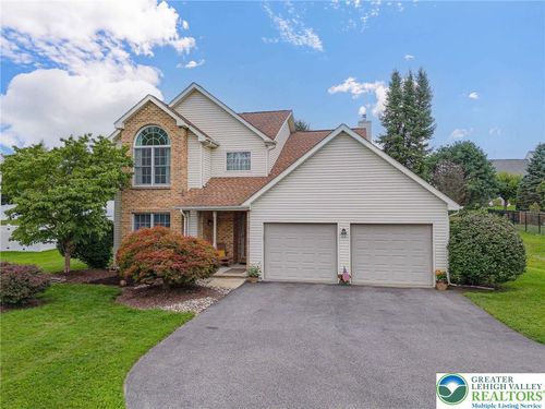 2243 Apple Rd, FOGELSVILLE, PA, 18051-1906 | Card Image