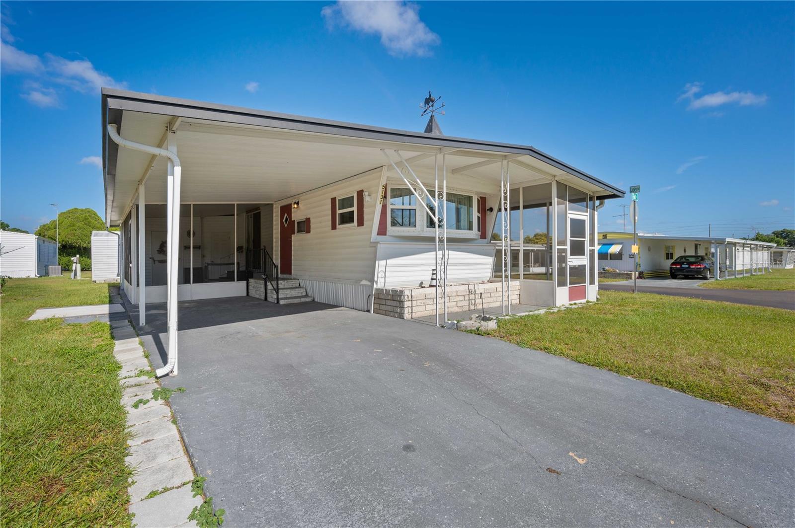 Flint St, Zephyrhills, FL 33542