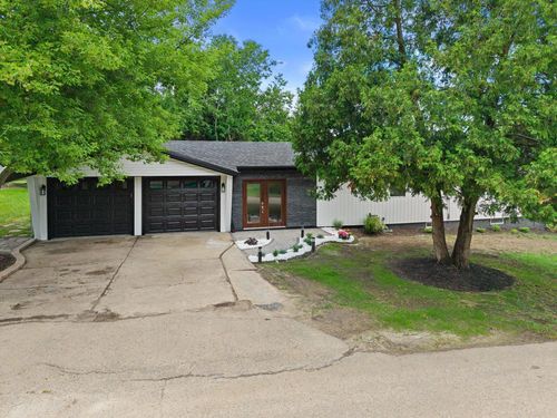 W3990 Longfellow Drive, GENEVA, WI, 53147 | Card Image