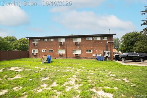 9948 Roseberry St, Detroit, MI, 48213-2097 | Card Image