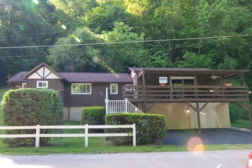 492 Briggs St, Allenport, PA, 15412-1004 | Card Image