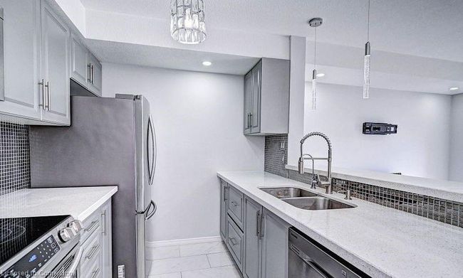 4D - 45 Cedarhill Cres, Townhouse with 3 bedrooms, 2 bathrooms and 1 parking in Kitchener ON | Image 7