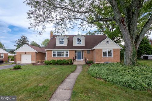 120 Spruce St, Emmaus, PA, 18049-2511 | Card Image