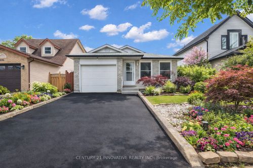 690 Elgin St N, Cambridge, ON, N1R7W5 | Card Image