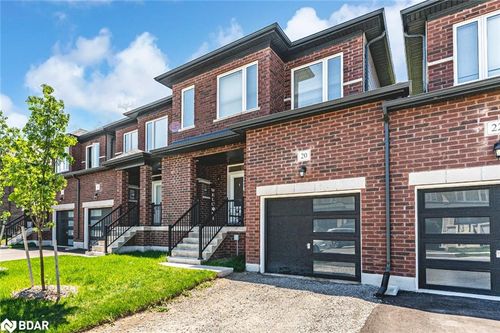 20 Lisa St, Wasaga Beach, ON, L9Z0K8 | Card Image