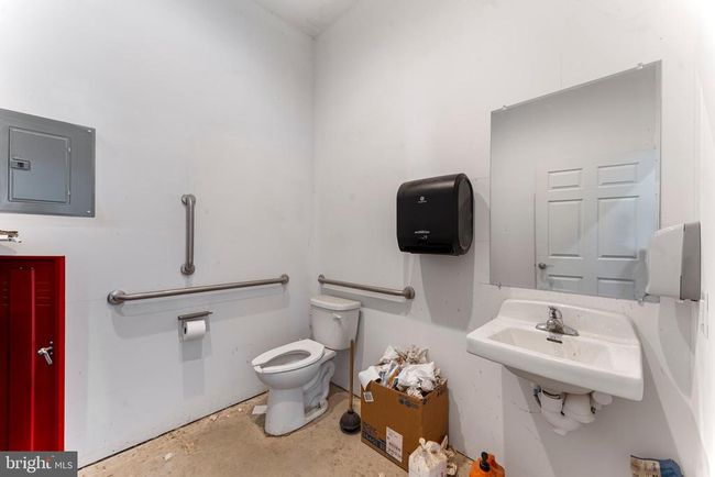 935 W Cypress St, Home with 0 bedrooms, 3 bathrooms and null parking in KENNETT SQUARE PA | Image 13