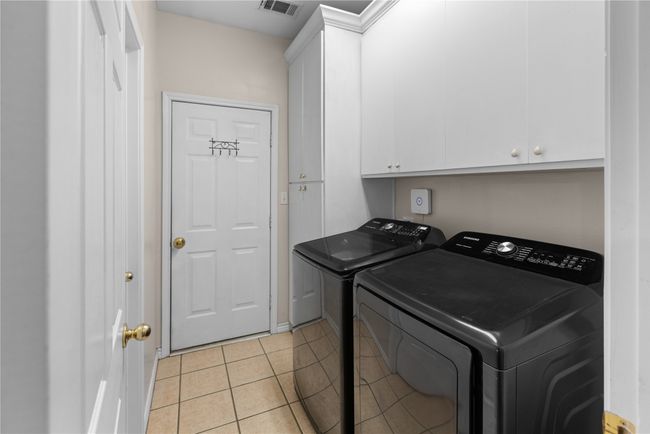 392 Old Highway 6, House other with 3 bedrooms, 2 bathrooms and null parking in Howe TX | Image 21