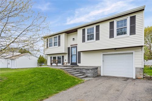 5765 Clover Meadow Ln, Farmington, NY, 14425-9310 | Card Image