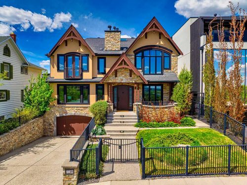 738 Crescent Rd Nw, Calgary, AB, T2M4A7 | Card Image
